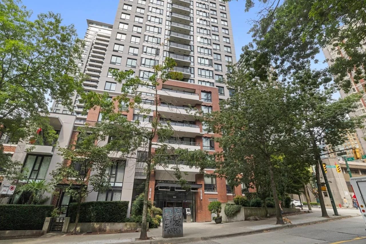 1 bed condo-condo in Vancouver